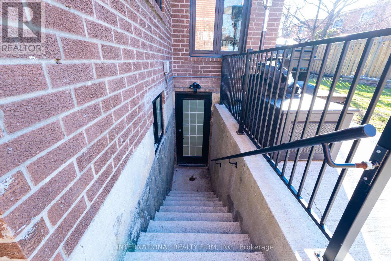 102 Tanager Square, Brampton, Ontario  L6Z 1X2 - Photo 12 - W13046206