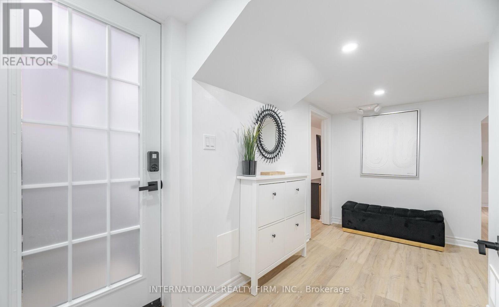 102 Tanager Square, Brampton, Ontario  L6Z 1X2 - Photo 2 - W13046206