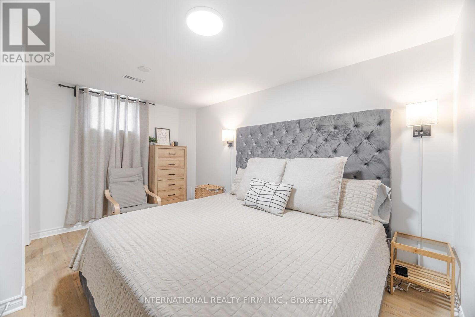 102 Tanager Square, Brampton, Ontario  L6Z 1X2 - Photo 3 - W13046206