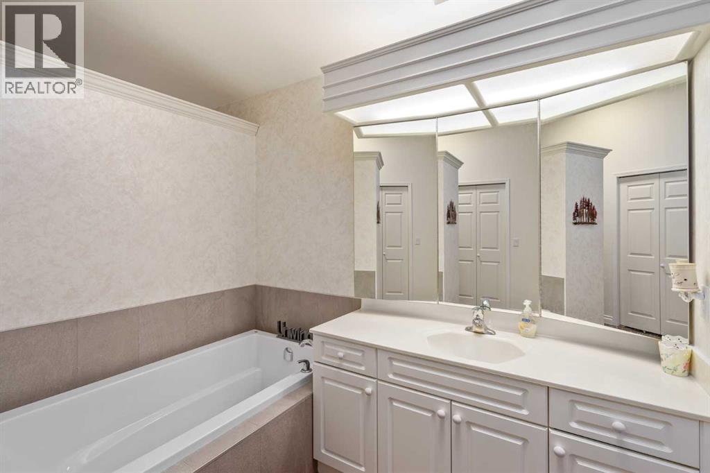 28 Hamptons Rise Nw, Calgary, Alberta  T3A 5E6 - Photo 17 - A2304593