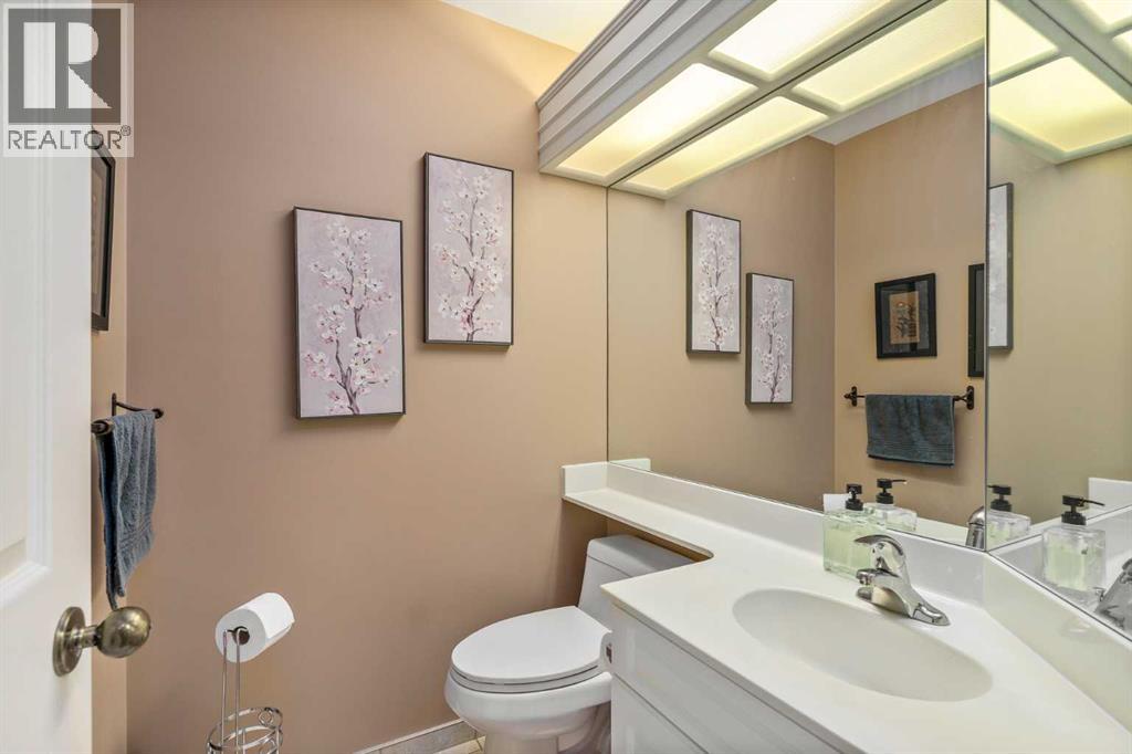 28 Hamptons Rise Nw, Calgary, Alberta  T3A 5E6 - Photo 12 - A2304593