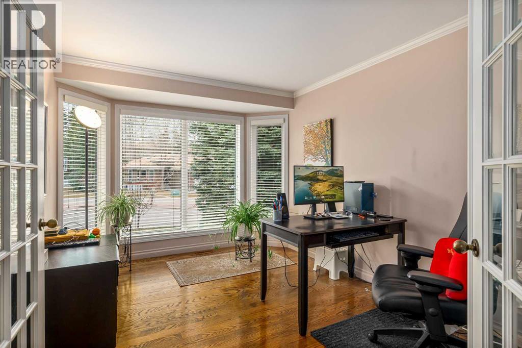 28 Hamptons Rise Nw, Calgary, Alberta  T3A 5E6 - Photo 4 - A2304593