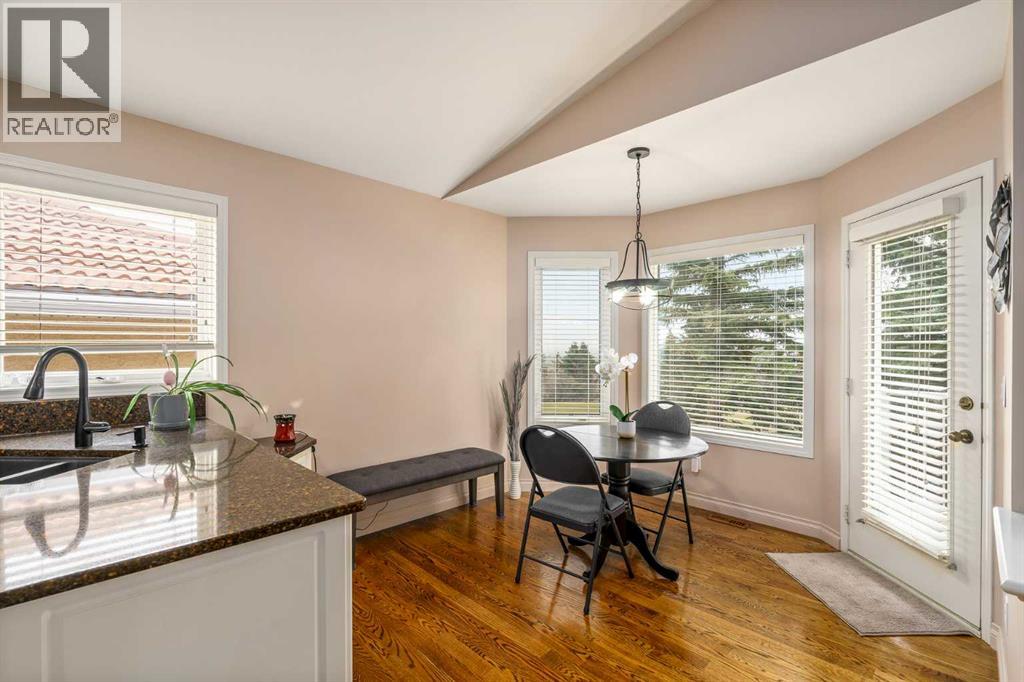 28 Hamptons Rise Nw, Calgary, Alberta  T3A 5E6 - Photo 9 - A2304593