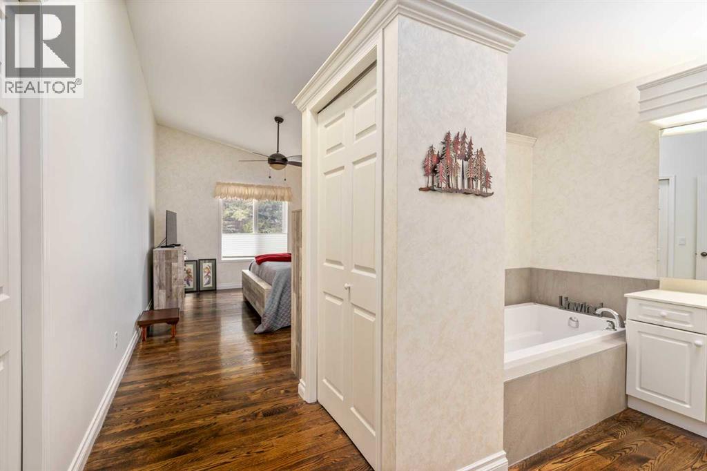 28 Hamptons Rise Nw, Calgary, Alberta  T3A 5E6 - Photo 13 - A2304593