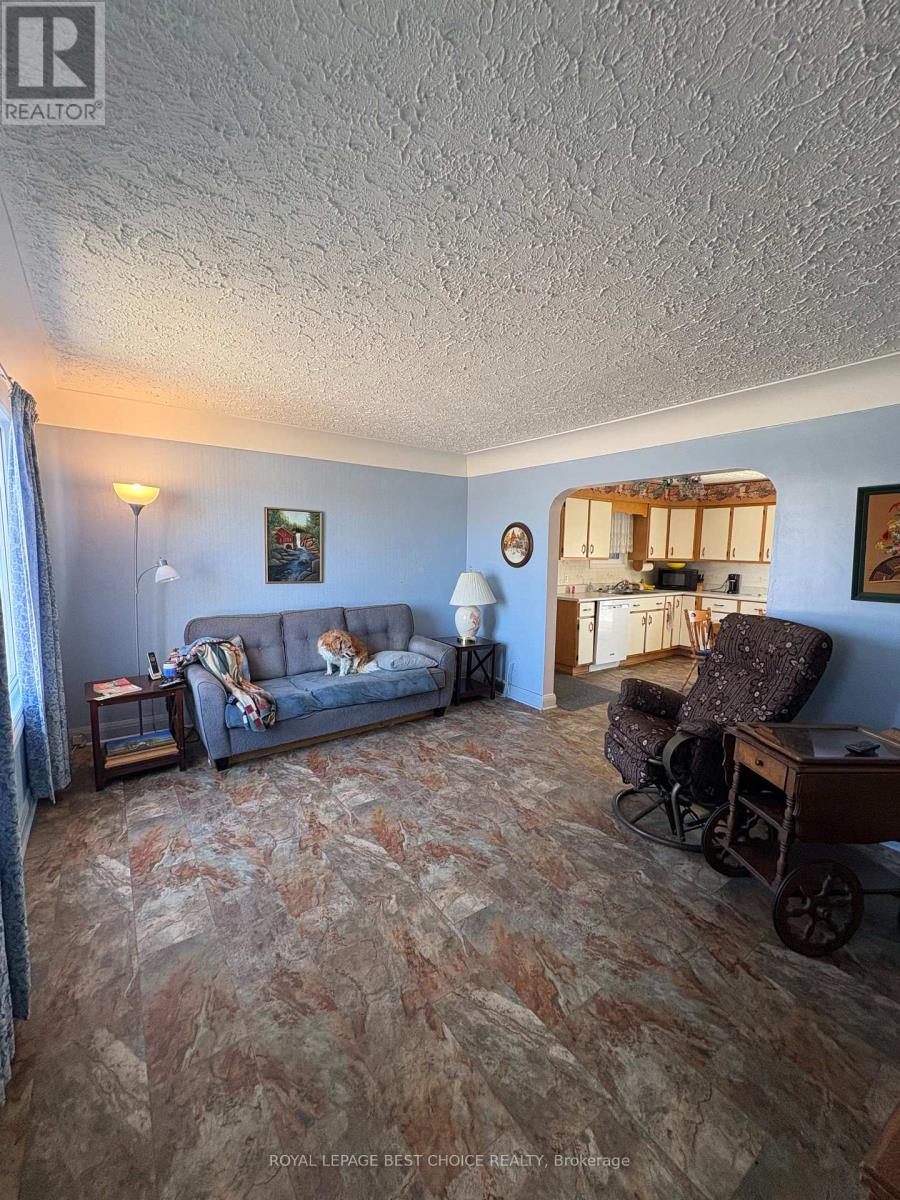 21 10th Street, Armstrong (Earlton), Ontario  P0J 1H0 - Photo 14 - T13046214