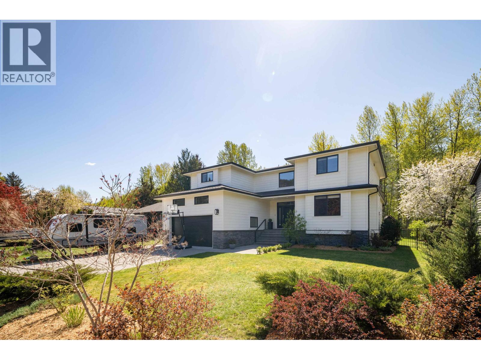 1422 MAPLE CRESCENT, Squamish, British Columbia
