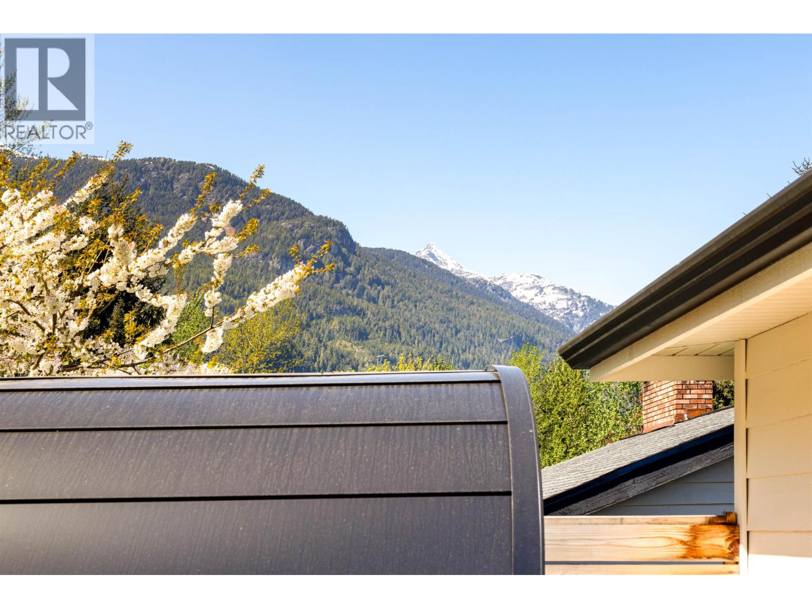 1422 Maple Crescent, Squamish, British Columbia  V0N 1H0 - Photo 25 - R3115874