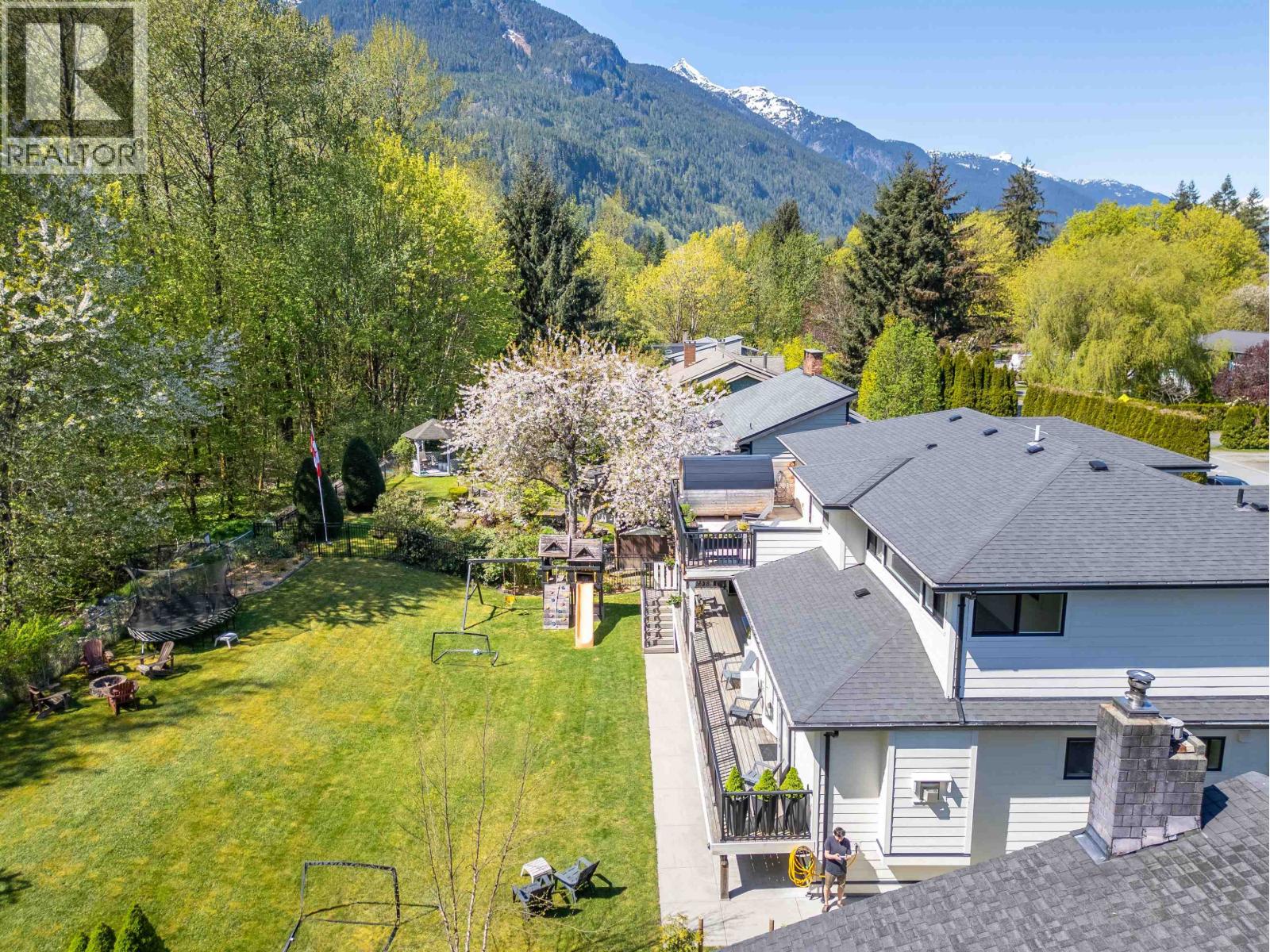 1422 Maple Crescent, Squamish, British Columbia  V0N 1H0 - Photo 37 - R3115874