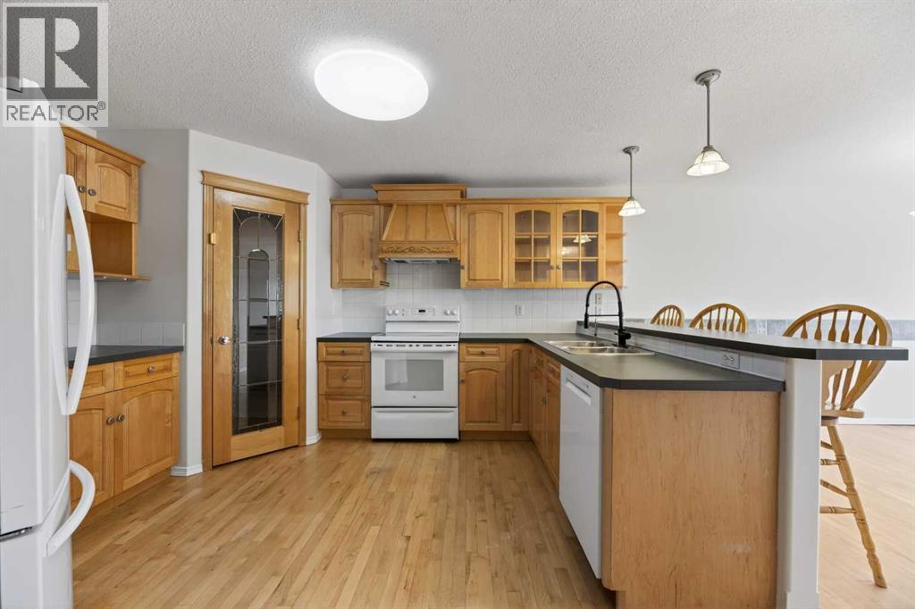 211 200 Carriage Lane Place, Carstairs, Alberta  T0M 0N0 - Photo 9 - A2303309