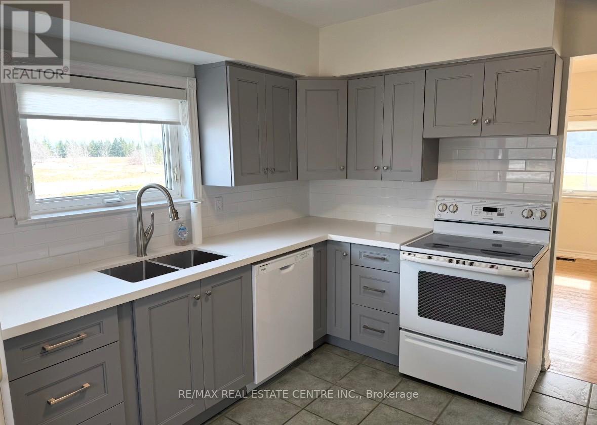 14599 Chinguacousy Road E, Caledon, Ontario  L7C 3H6 - Photo 5 - W13046216