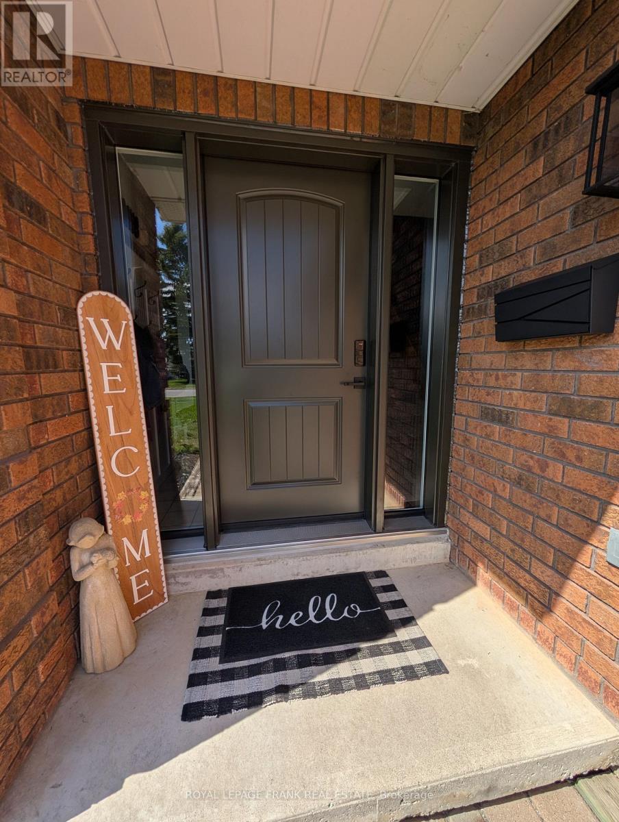 588 Carlisle Street, Cobourg, Ontario  K9A 1X6 - Photo 3 - X12952480