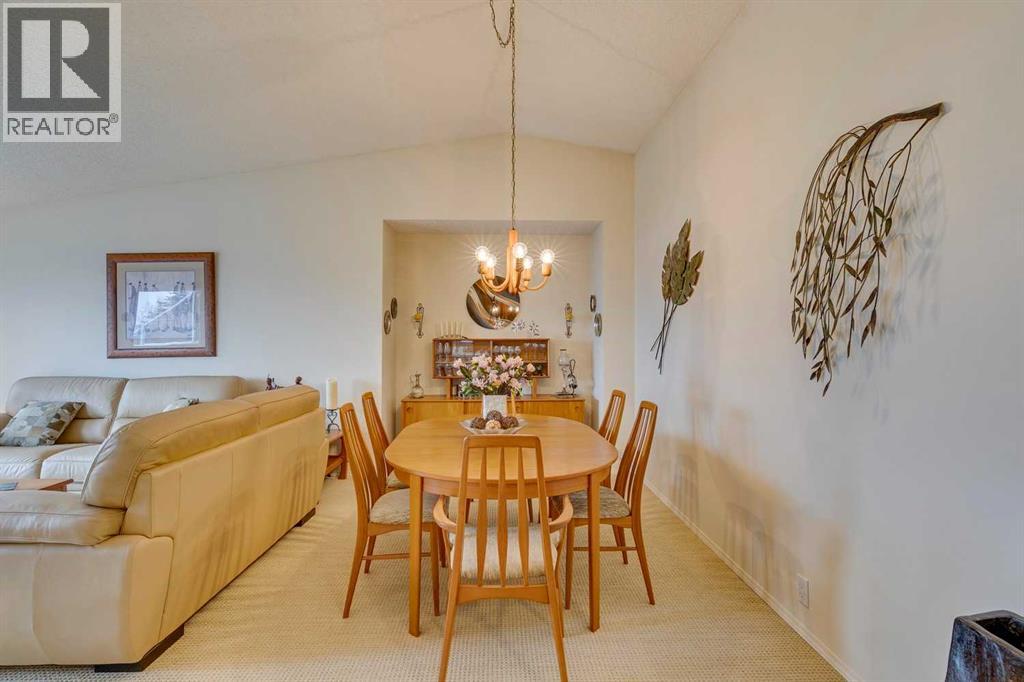 8 Douglas Woods View SE, Calgary, Alberta  T2Z 2A2 - Photo 13 - A2301834