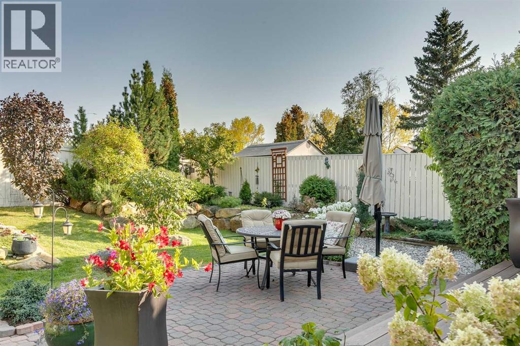 8 Douglas Woods View SE, Calgary, Alberta  T2Z 2A2 - Photo 3 - A2301834