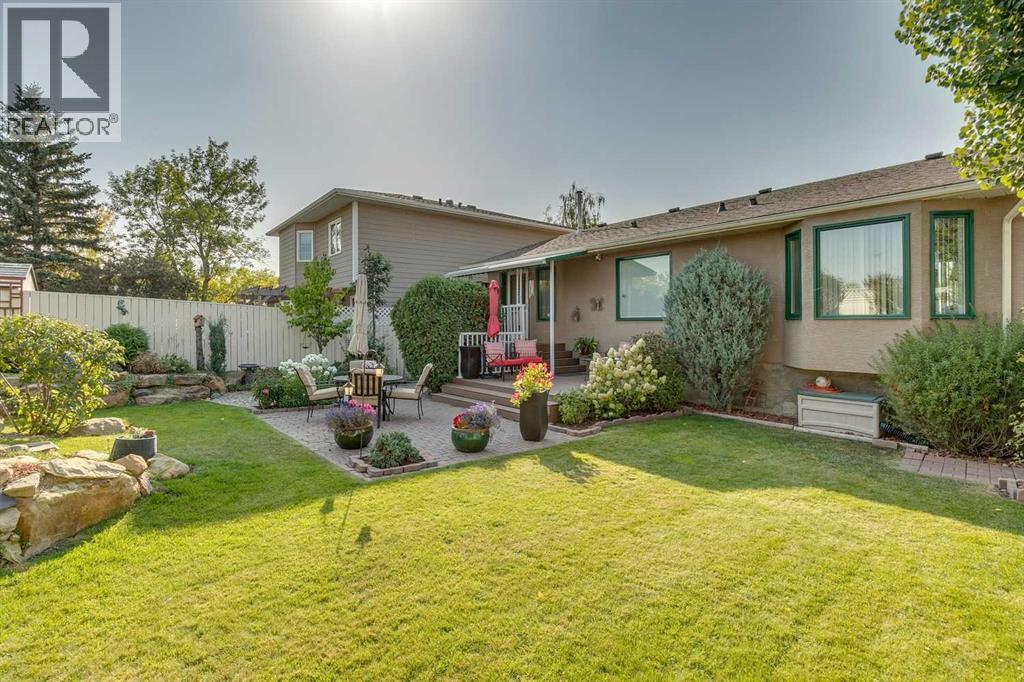 8 Douglas Woods View SE, Calgary, Alberta  T2Z 2A2 - Photo 5 - A2301834