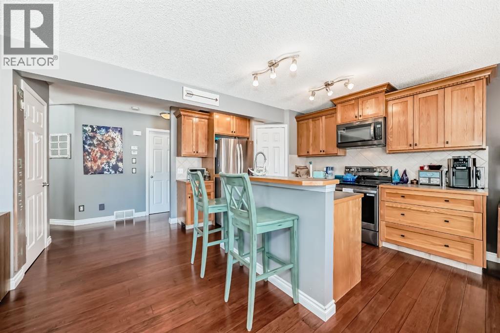 220 Hillcrest Court, Strathmore, Alberta  T1P 0A4 - Photo 5 - A2303094