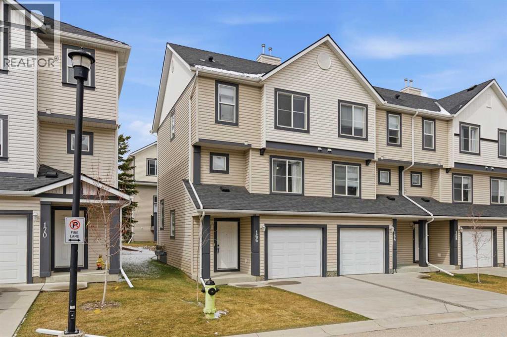 166 Everhollow Heights SW, calgary, Alberta