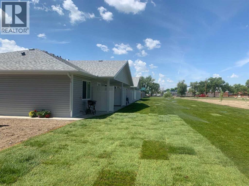 325 5 Street, Vauxhall, Alberta  T0K 2K0 - Photo 3 - A2252152