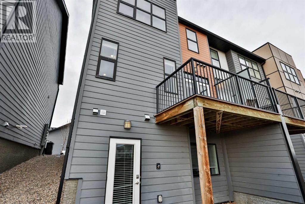 4, 73 Aquitania Circle W, Lethbridge, Alberta  T1J 5M5 - Photo 2 - A2272271