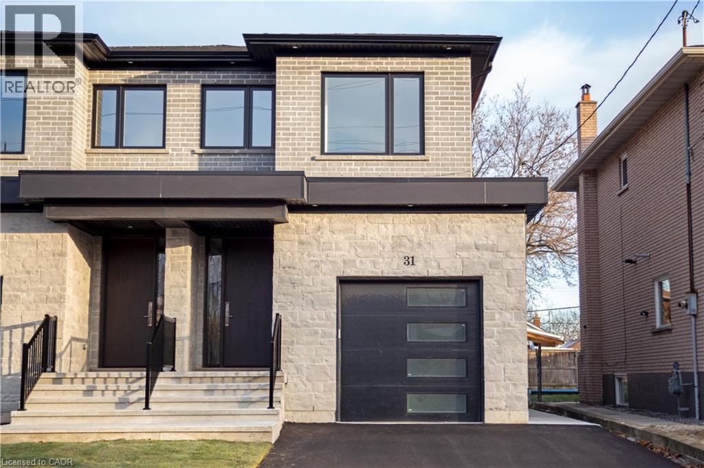 31 DANA Drive, Hamilton, Ontario