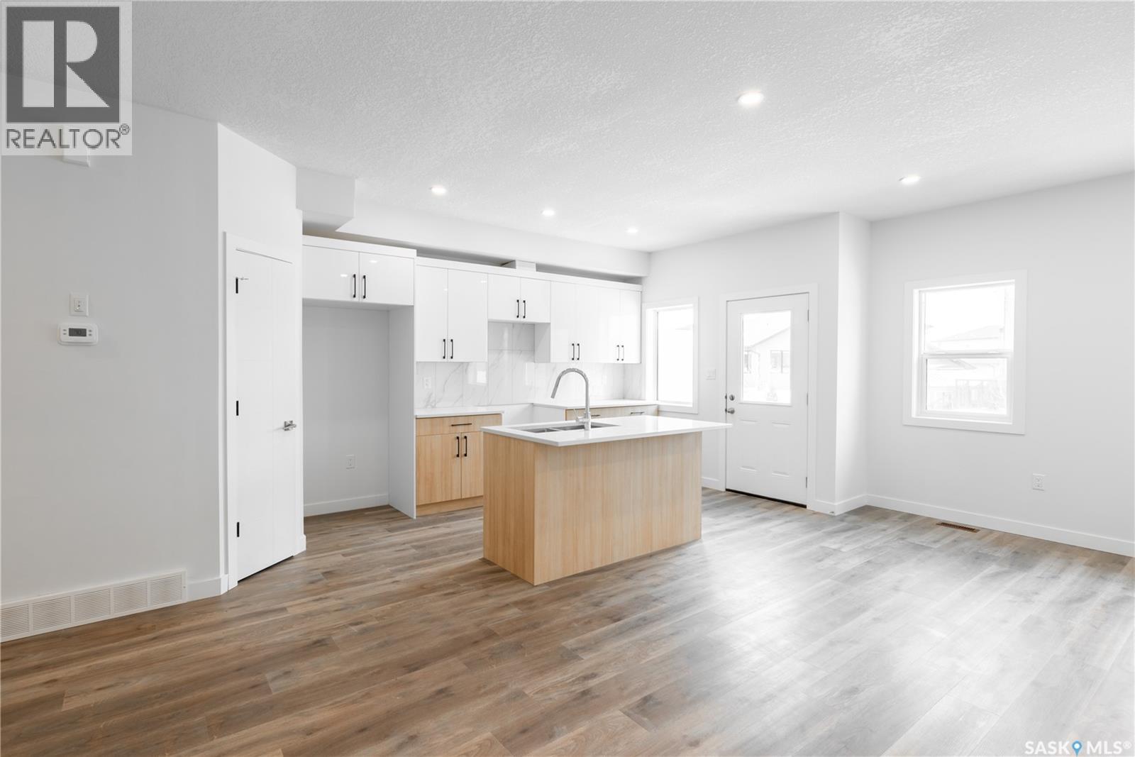 4513 Green Brooks Way E, Regina, Saskatchewan  S4V 3K5 - Photo 4 - SK033965