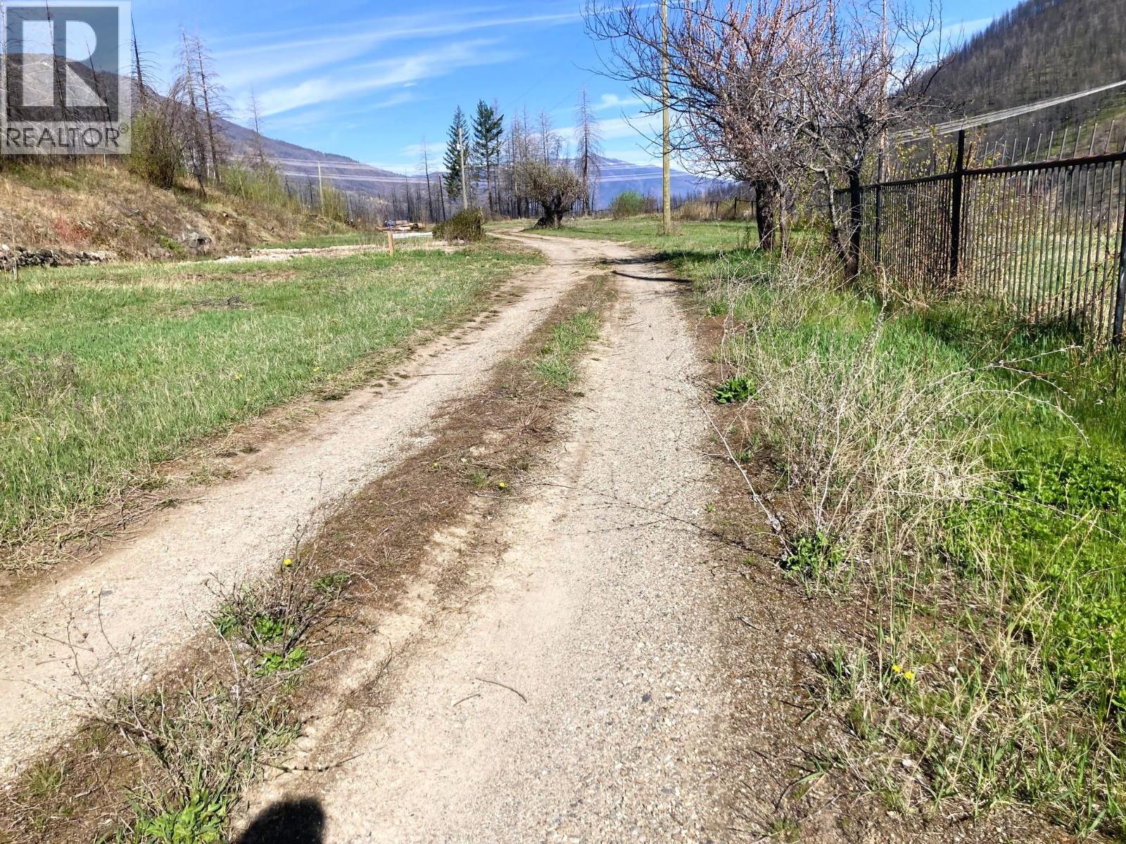 1449 Holding Road, Adams Lake, British Columbia  V0E 1M2 - Photo 10 - 10384747