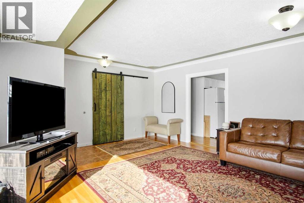 1122 Centre Street, Carstairs, Alberta  T0M 0N0 - Photo 4 - A2294697