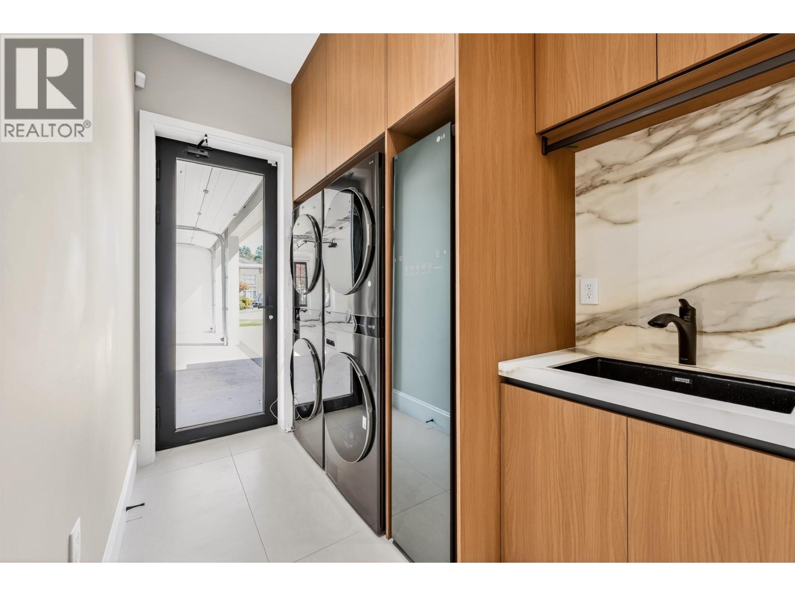 9591 Woodwards Place, Richmond, British Columbia  V7E 1H5 - Photo 37 - R3112816