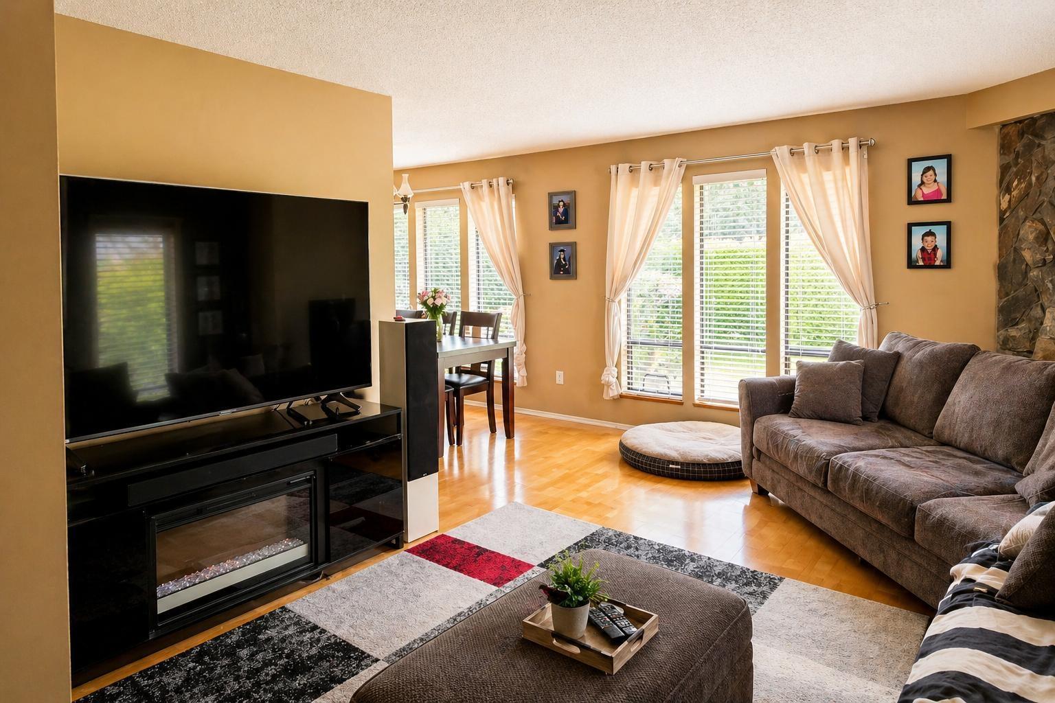 8468 144th Street, Surrey, British Columbia  V3W 5T7 - Photo 3 - R3098721