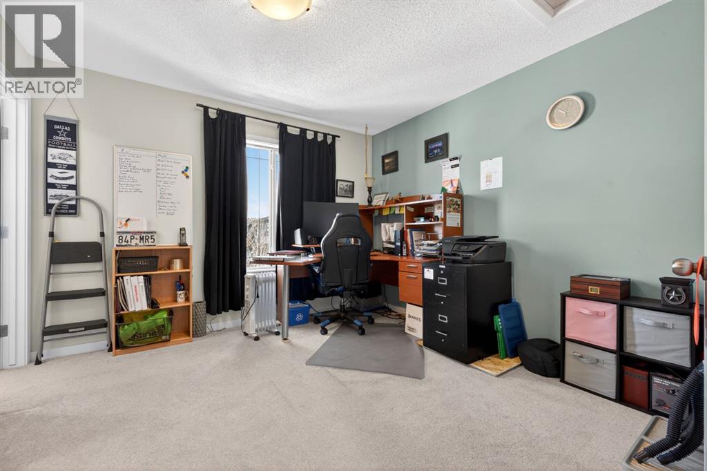 23 Belgian Link, Cochrane, Alberta  T4C 0M3 - Photo 25 - A2303290