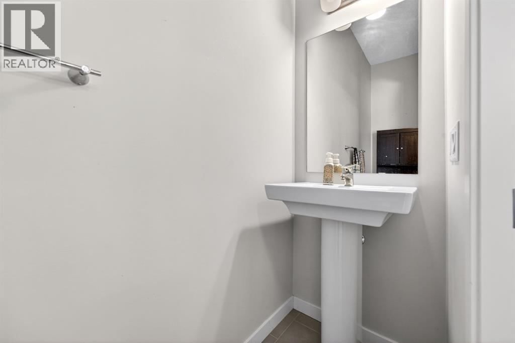 23 Belgian Link, Cochrane, Alberta  T4C 0M3 - Photo 18 - A2303290