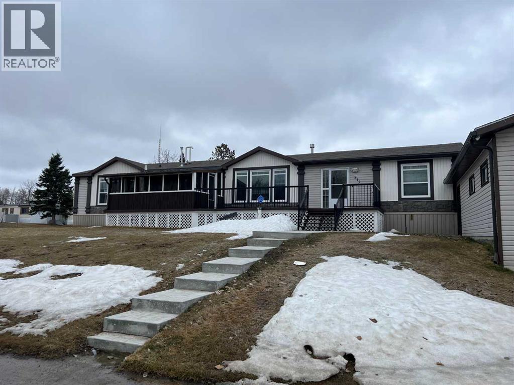 812 5 A Street, Fox Creek, Alberta  T0H 1P0 - Photo 1 - A2305412