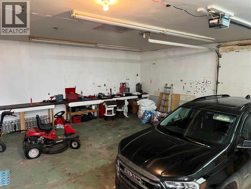 812 5 A Street, Fox Creek, Alberta  T0H 1P0 - Photo 27 - A2305412