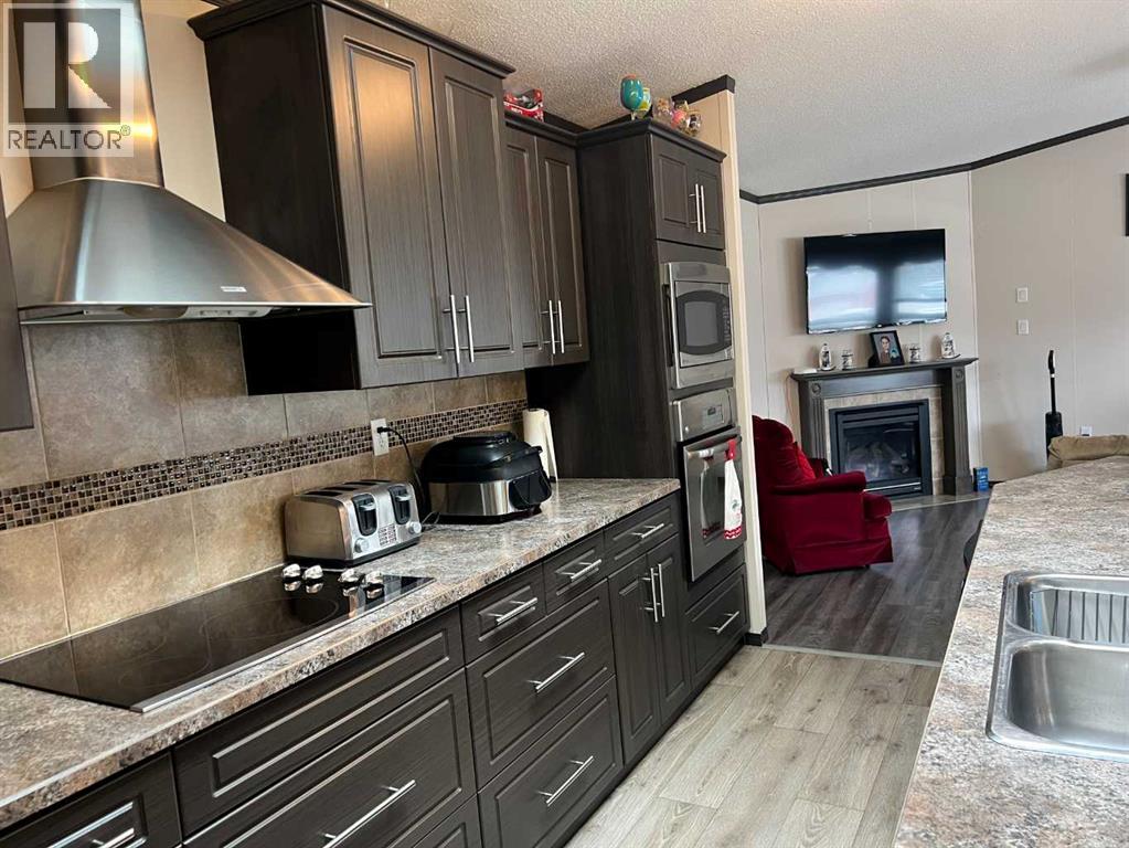 812 5 A Street, Fox Creek, Alberta  T0H 1P0 - Photo 4 - A2305412