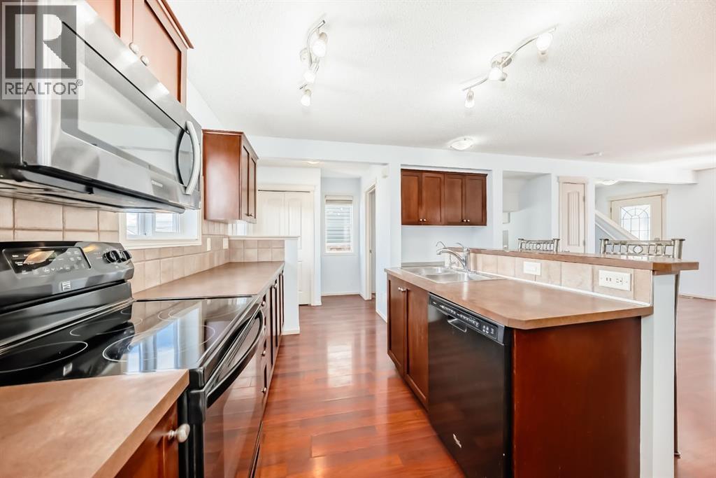 336 Luxstone Place Sw, Airdrie, Alberta  T4B 0A6 - Photo 7 - A2300038