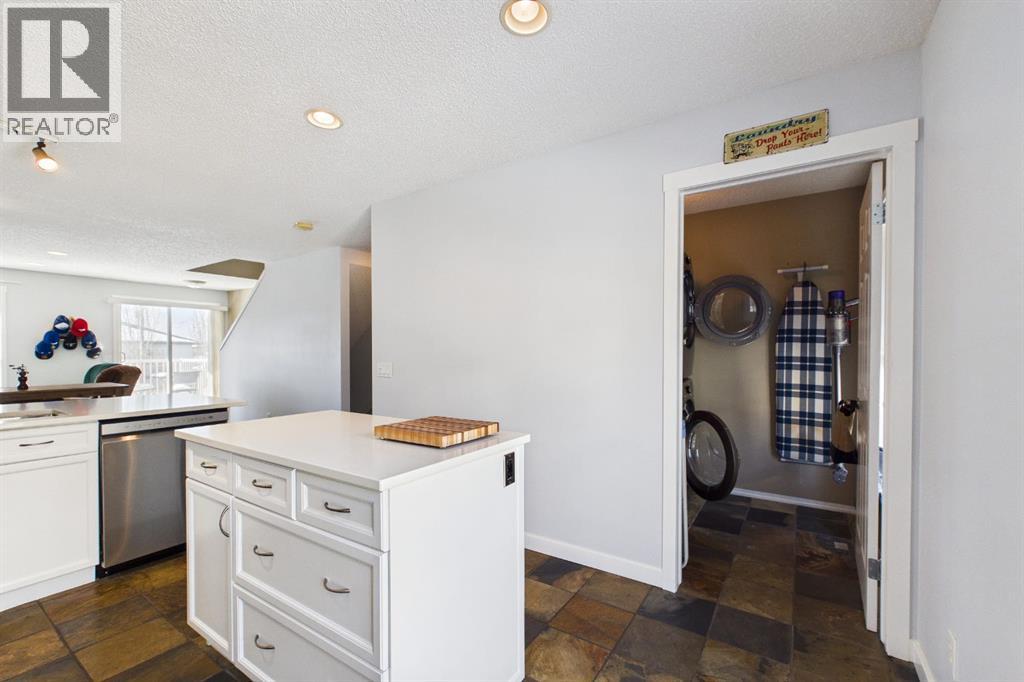 47 Toscana Gardens, Calgary, Alberta  T3L 3C2 - Photo 8 - A2303418