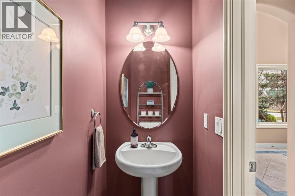 140 Simcoe Close SW, Calgary, Alberta  T3H 4N3 - Photo 22 - A2305197