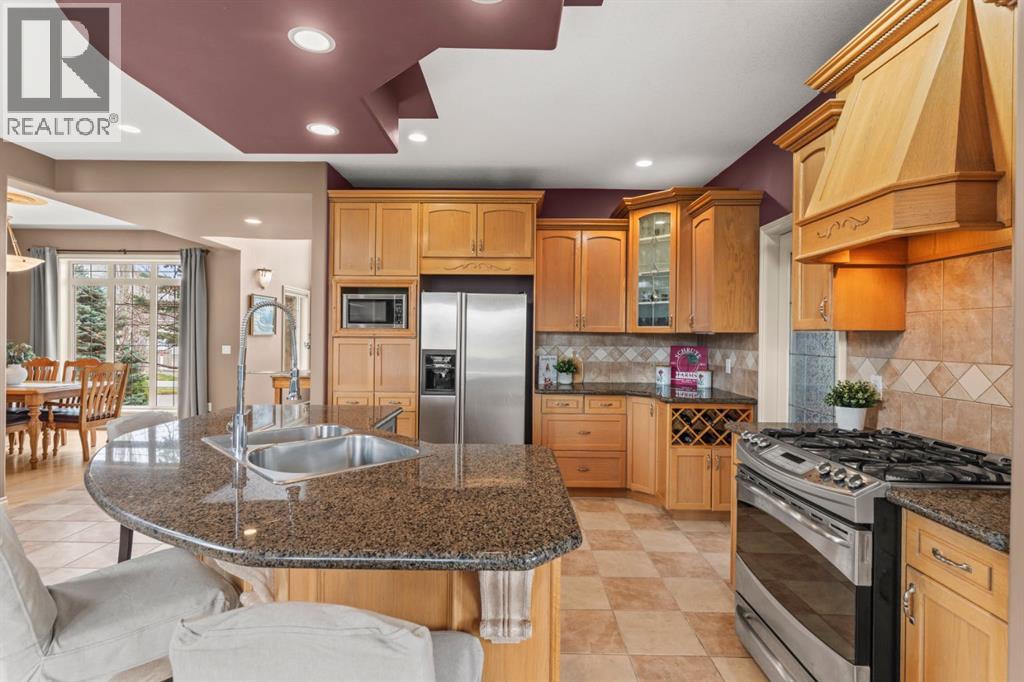 140 Simcoe Close SW, Calgary, Alberta  T3H 4N3 - Photo 11 - A2305197