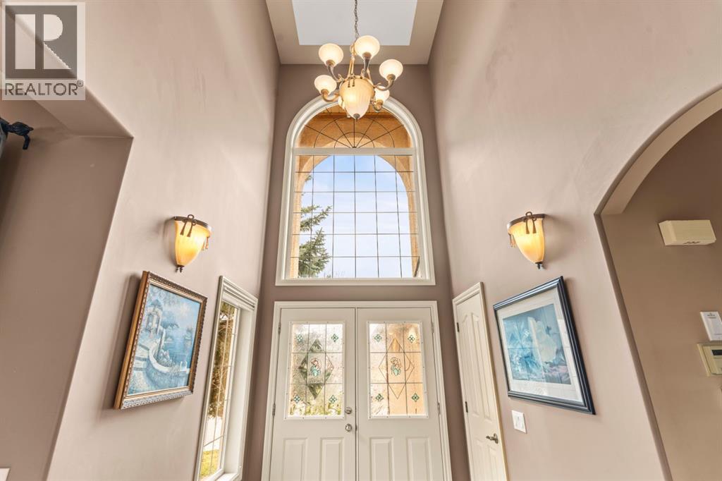 140 Simcoe Close SW, Calgary, Alberta  T3H 4N3 - Photo 4 - A2305197