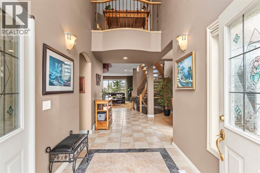 140 Simcoe Close SW, Calgary, Alberta  T3H 4N3 - Photo 5 - A2305197