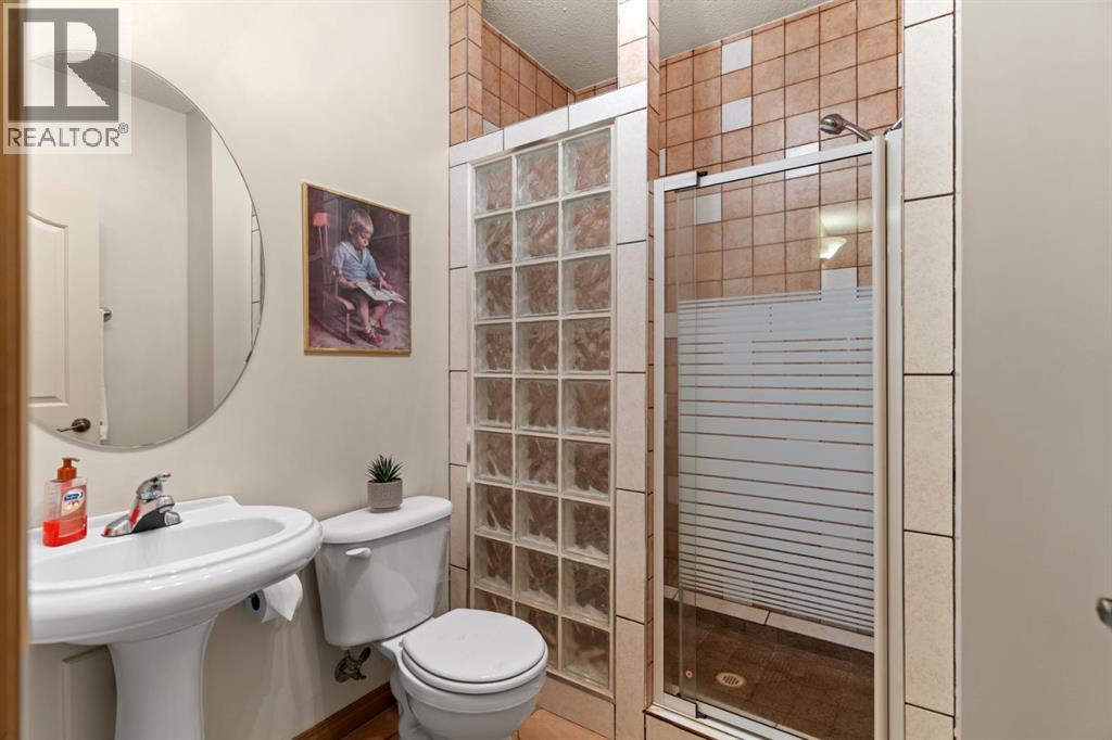 140 Simcoe Close SW, Calgary, Alberta  T3H 4N3 - Photo 38 - A2305197