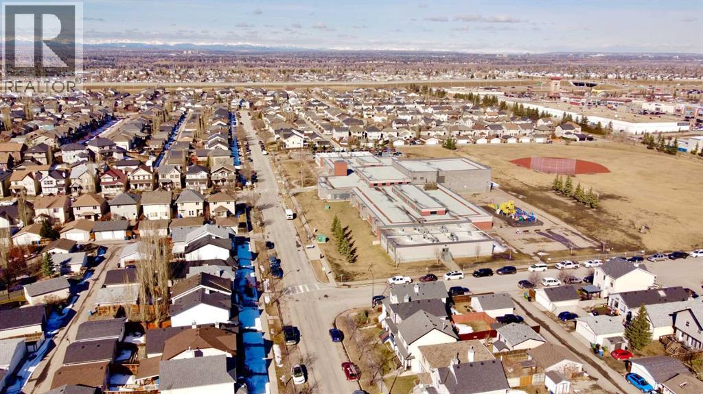 488 Prestwick Circle Se, Calgary, Alberta  T2Z 4P6 - Photo 3 - A2300417