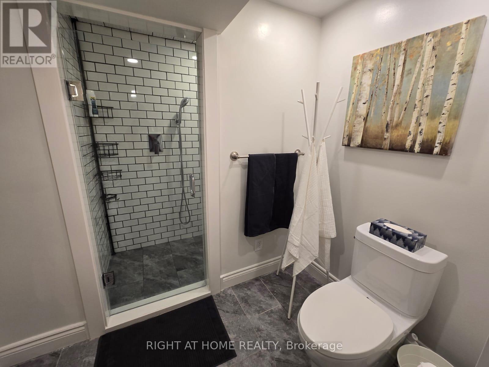 B - 63 Queens Avenue, Toronto, Ontario  M8V 2N2 - Photo 10 - W13046252