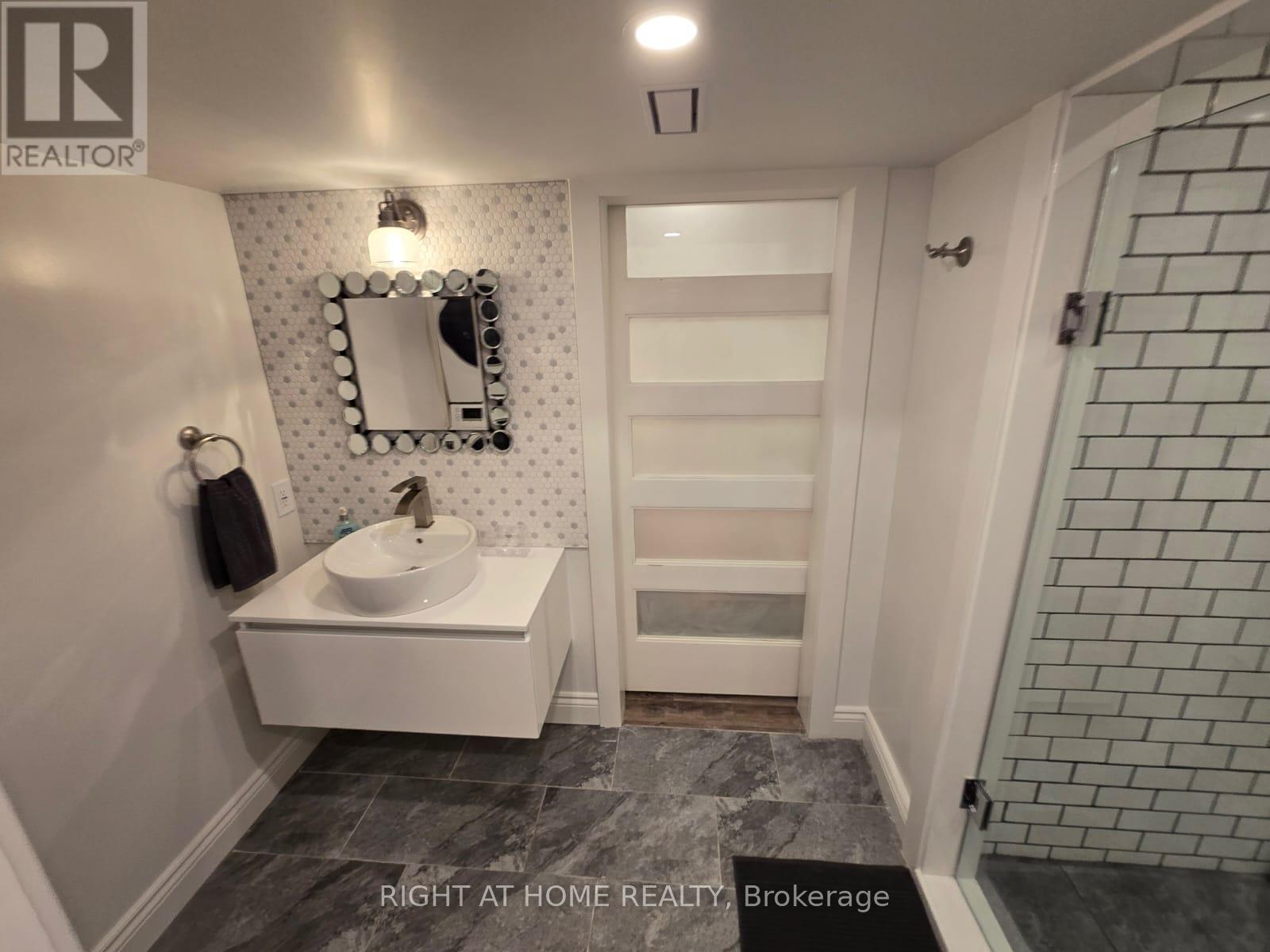 B - 63 Queens Avenue, Toronto, Ontario  M8V 2N2 - Photo 8 - W13046252