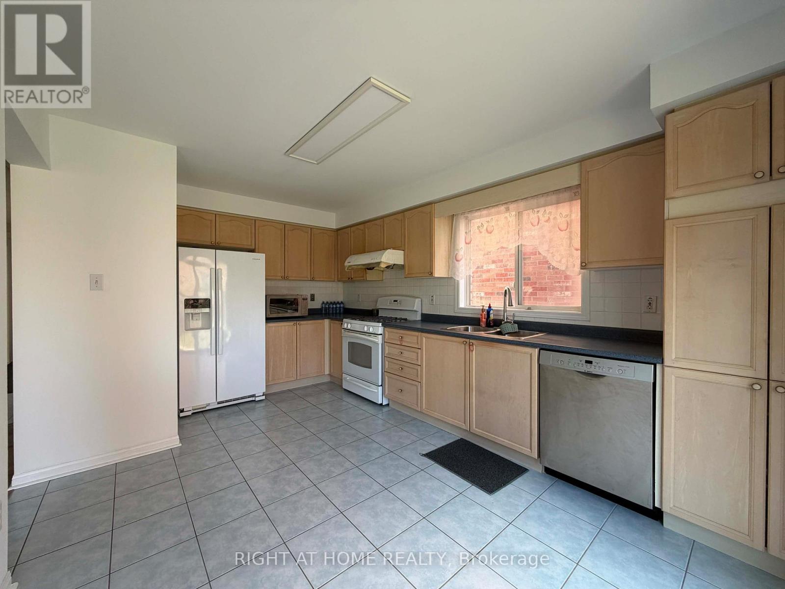 677 Irving Terrace, Milton, Ontario  L9T 6H6 - Photo 10 - W13046262