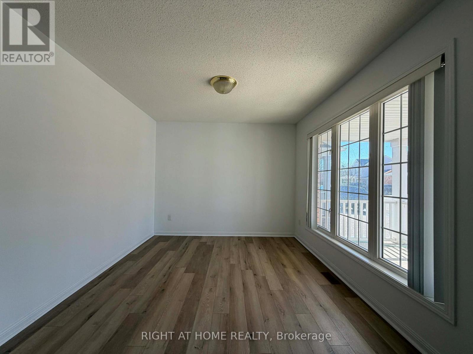 677 Irving Terrace, Milton, Ontario  L9T 6H6 - Photo 3 - W13046262