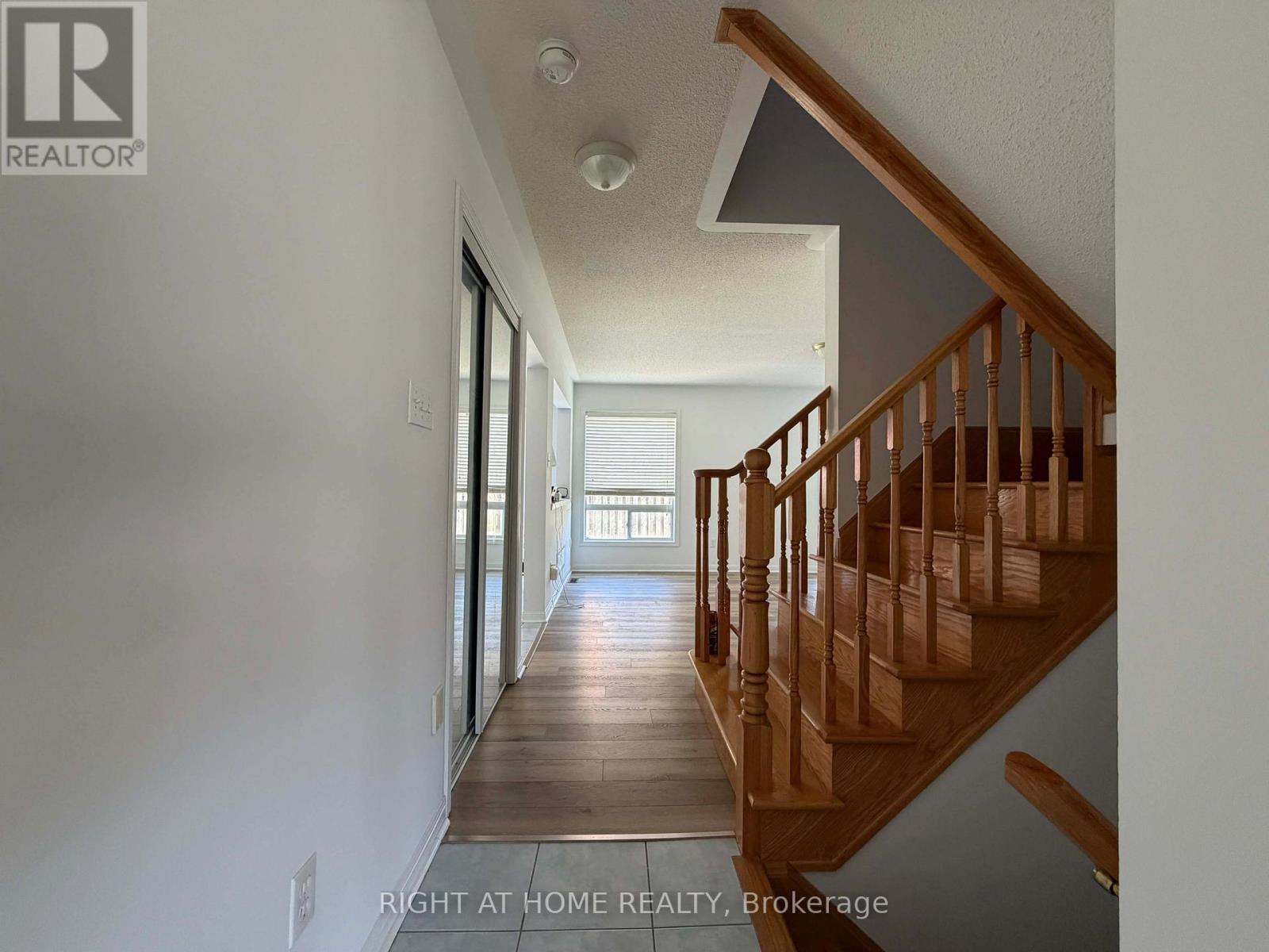 677 Irving Terrace, Milton, Ontario  L9T 6H6 - Photo 4 - W13046262