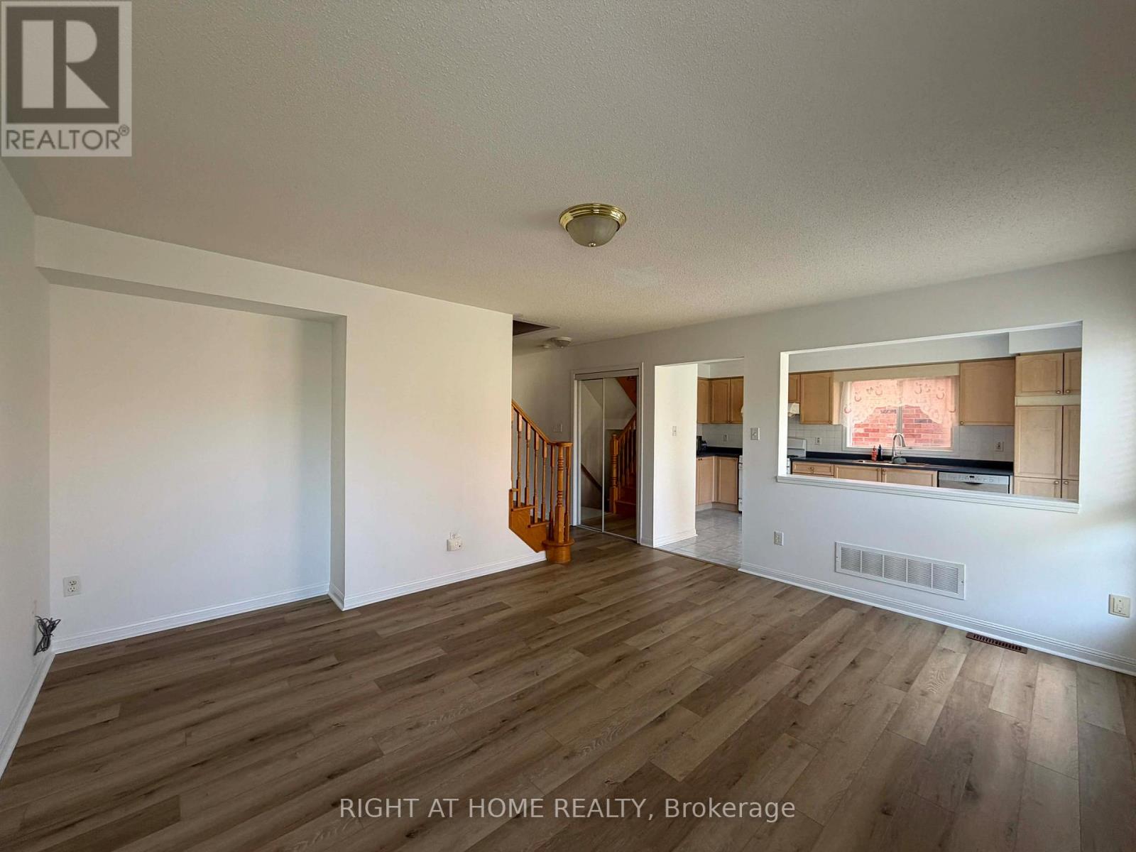 677 Irving Terrace, Milton, Ontario  L9T 6H6 - Photo 8 - W13046262