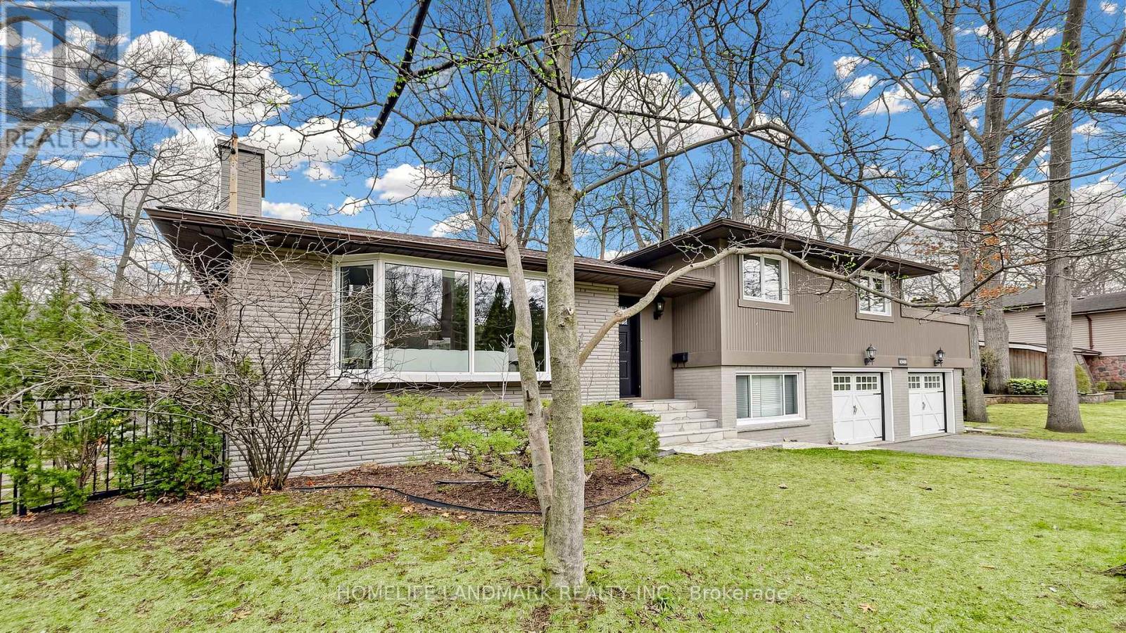 1549 Elite Road, Mississauga, Ontario  L5J 3B3 - Photo 3 - W12981758