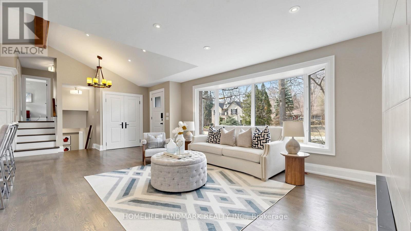 1549 Elite Road, Mississauga, Ontario  L5J 3B3 - Photo 4 - W12981758