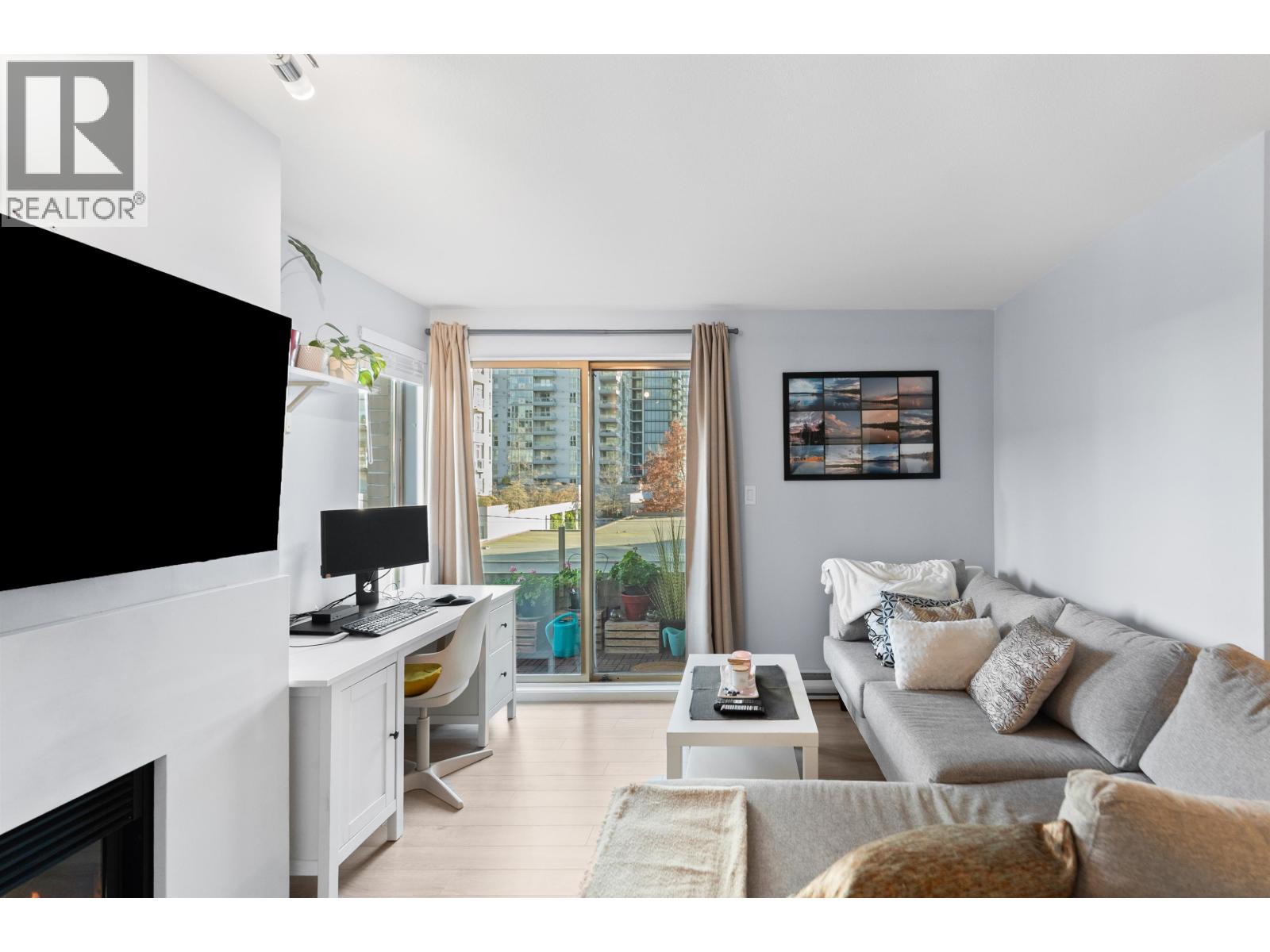 304 137 W 17th Street, North Vancouver, British Columbia  V7M 1V5 - Photo 10 - R3110767